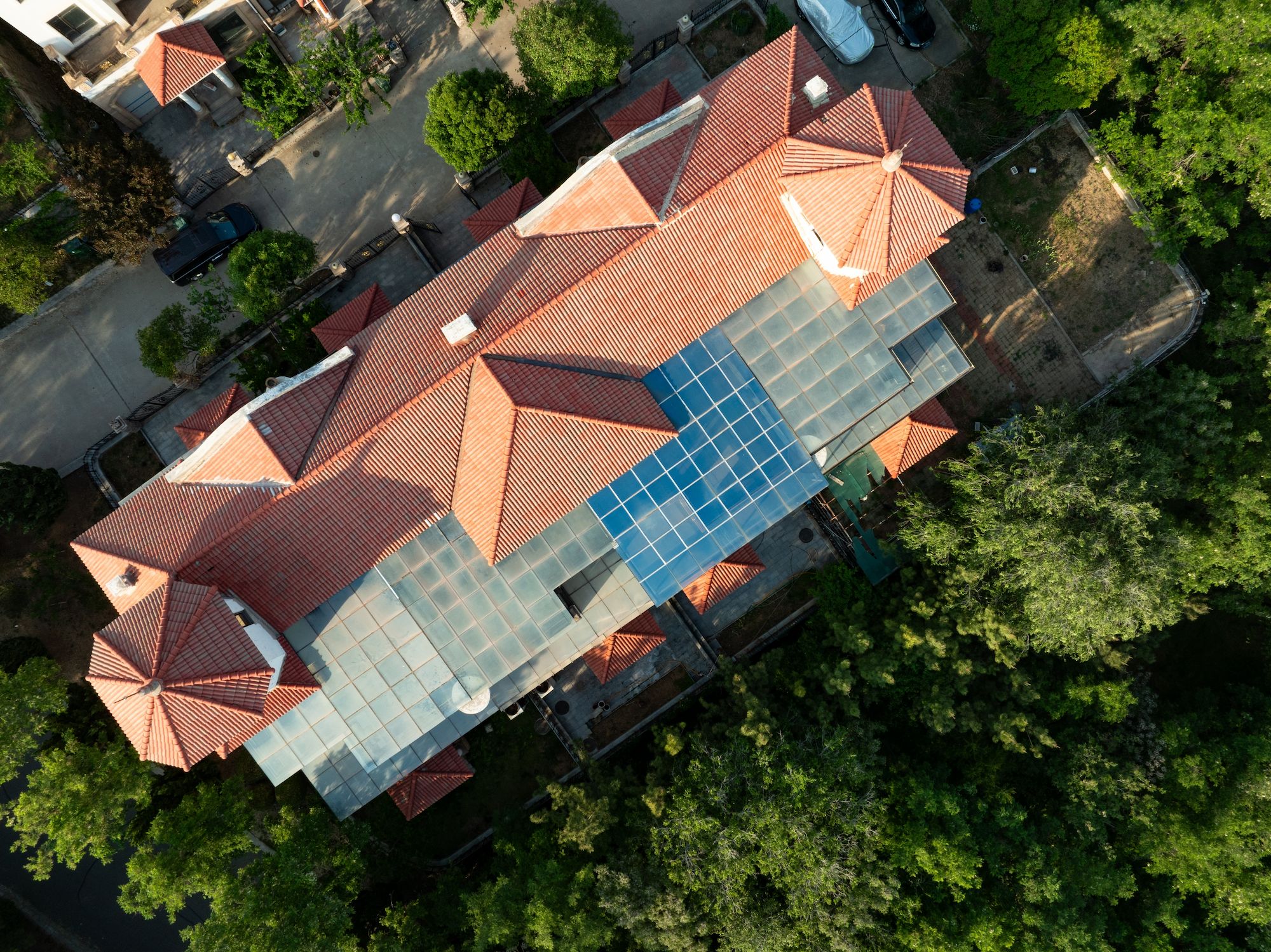 Fostering Economic And Environmental Growth With Solar Glazing